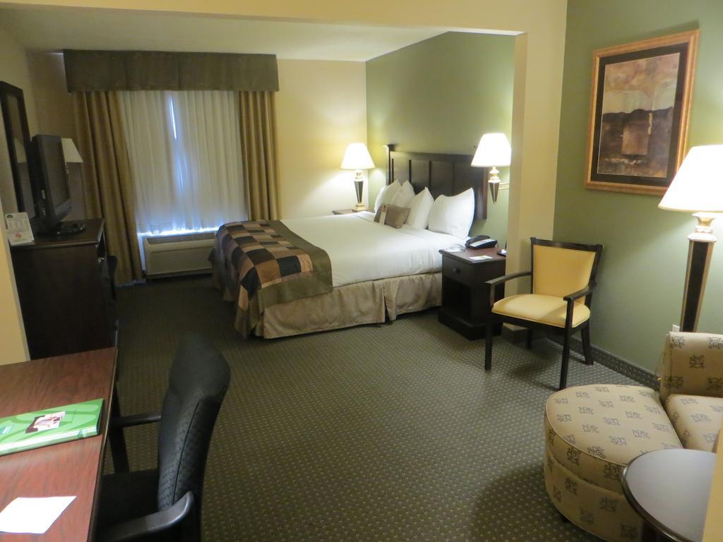 Wingate By Wyndham Hotel Peoria Room photo